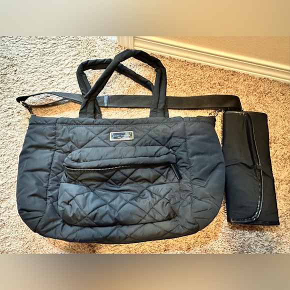 Marc Jacobs quilted diaper bag with changing pad - Picture 2 of 4